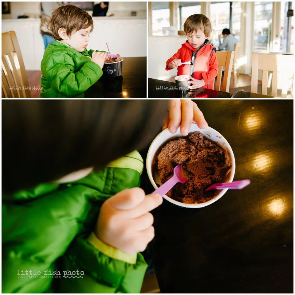 kids eating ice cream - Kitsap Documentary Family Photographer