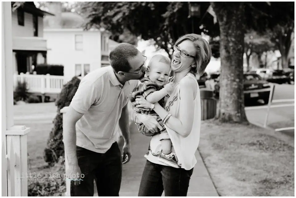 young family laughing - lifestyle photography