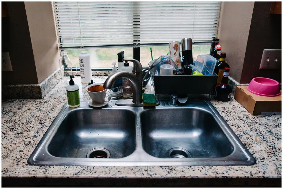 Clean sink in kitchen