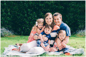 Backyard Family portrait - Poulsbo Family Photographer