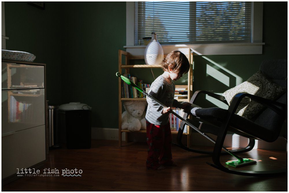 sweeping - Kitsap Documentary Family Photographer