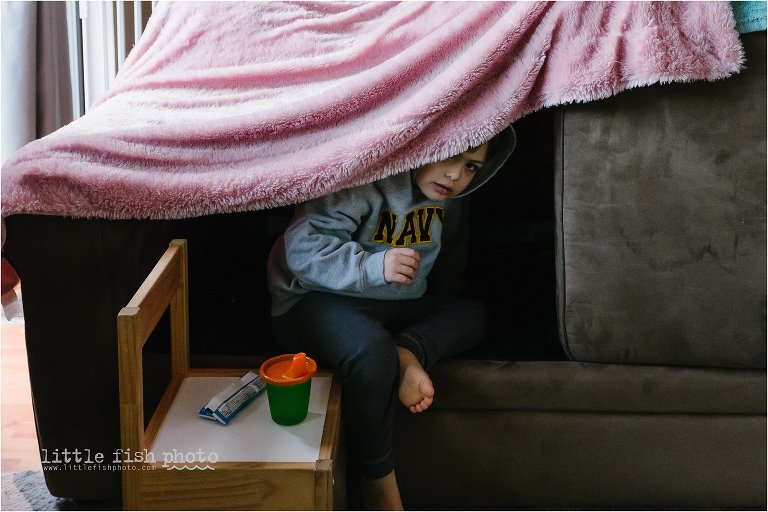 child in couch fort - Documentary Family photography